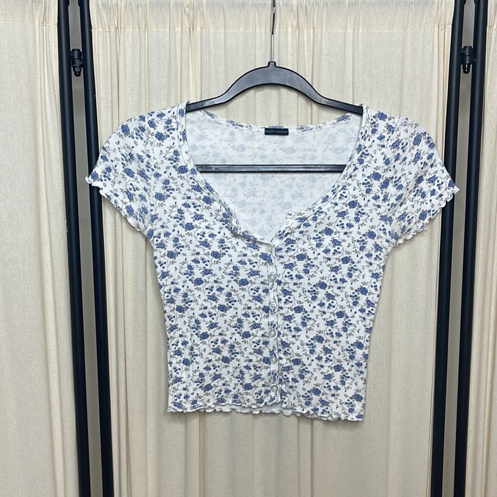 BRANDY MELVILLE WHITE & BLUE FLORAL CROP TOP ONE SIZE OR SIZE SMALL - Picture 6 of 9